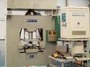 擠壓機(jī)